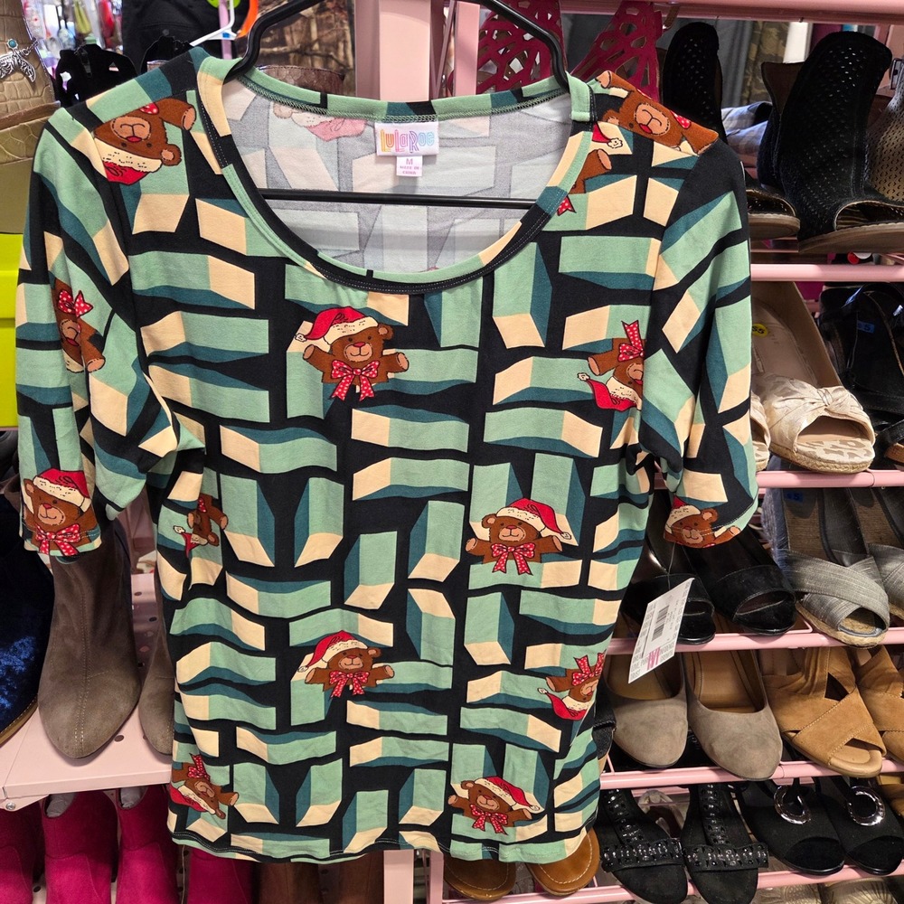 LuLaRoe Gigi Top Blouse Tunic Christmas Teddy Bear Print Mint Green Size M